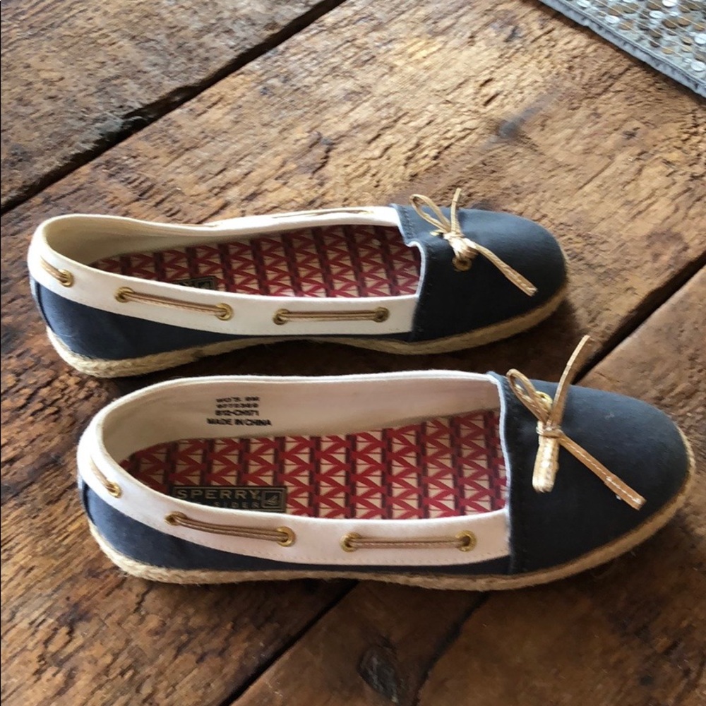 DONATED!! Blue & white Sperry Top-Siders w/gold - Picture 4 of 7